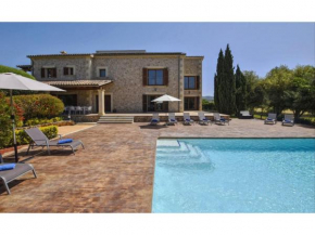 Luxurious country house with pool near the town of Alcudia